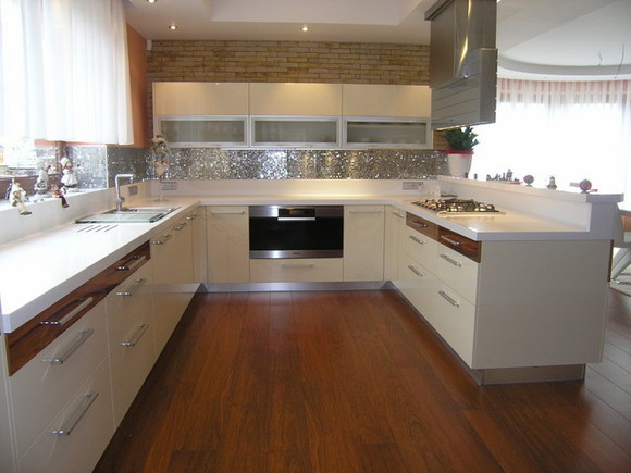 Kuchyně do bytu na míru sestavená s pomocí systému Dynamic Space.