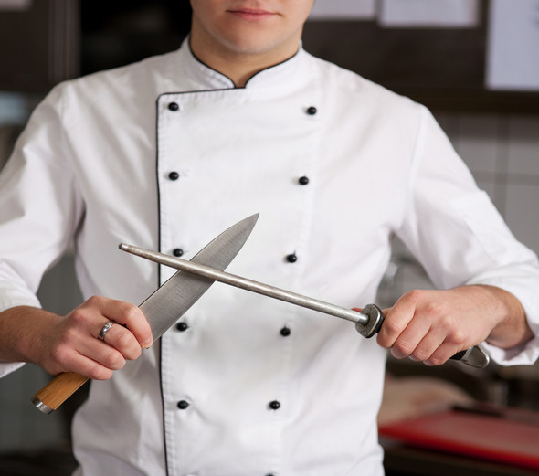 Ostření nožů zvládnete doma. Máte hned 3 možnosti, jak naostřit kuchyňský nůž!